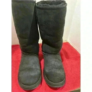 UGG Australia Women’s Tall Boots Black Sherpa Lined Size 6